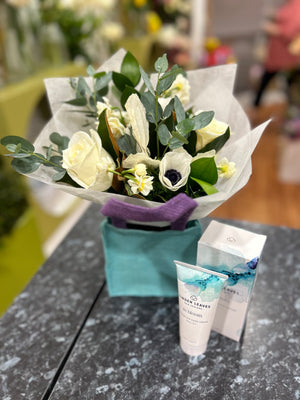 Aqua Lily / Posy + Gift