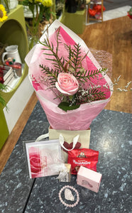 Sweetheart Rose + Gifts